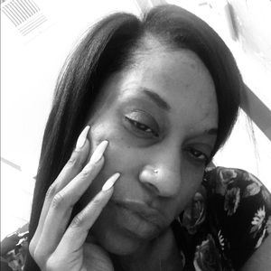 Meet your Posher, Dee